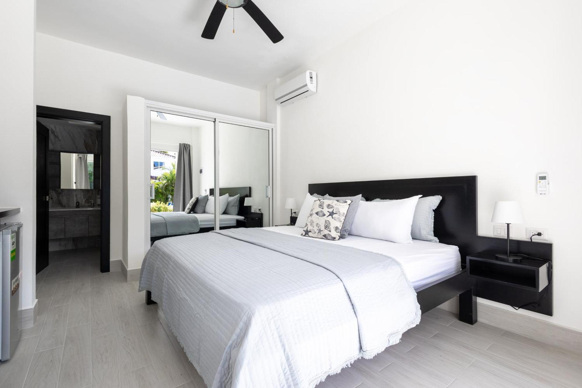 Huge 7-Bedroom Beach Villa With Private Pool - Los Corales Villas Punta Cana Eksteriør billede
